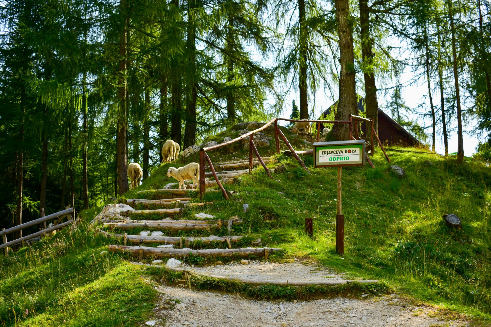 Horský priechod Vršič pass v Slovinsku - čo vidieť